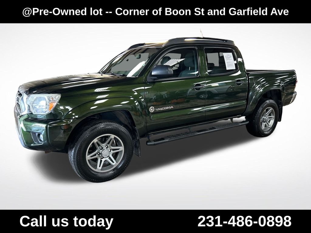Used 2013 Green Toyota Base image 1