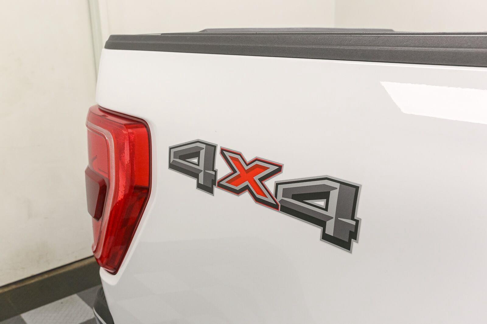 Used 2023 Oxford White Ford XLT image 8