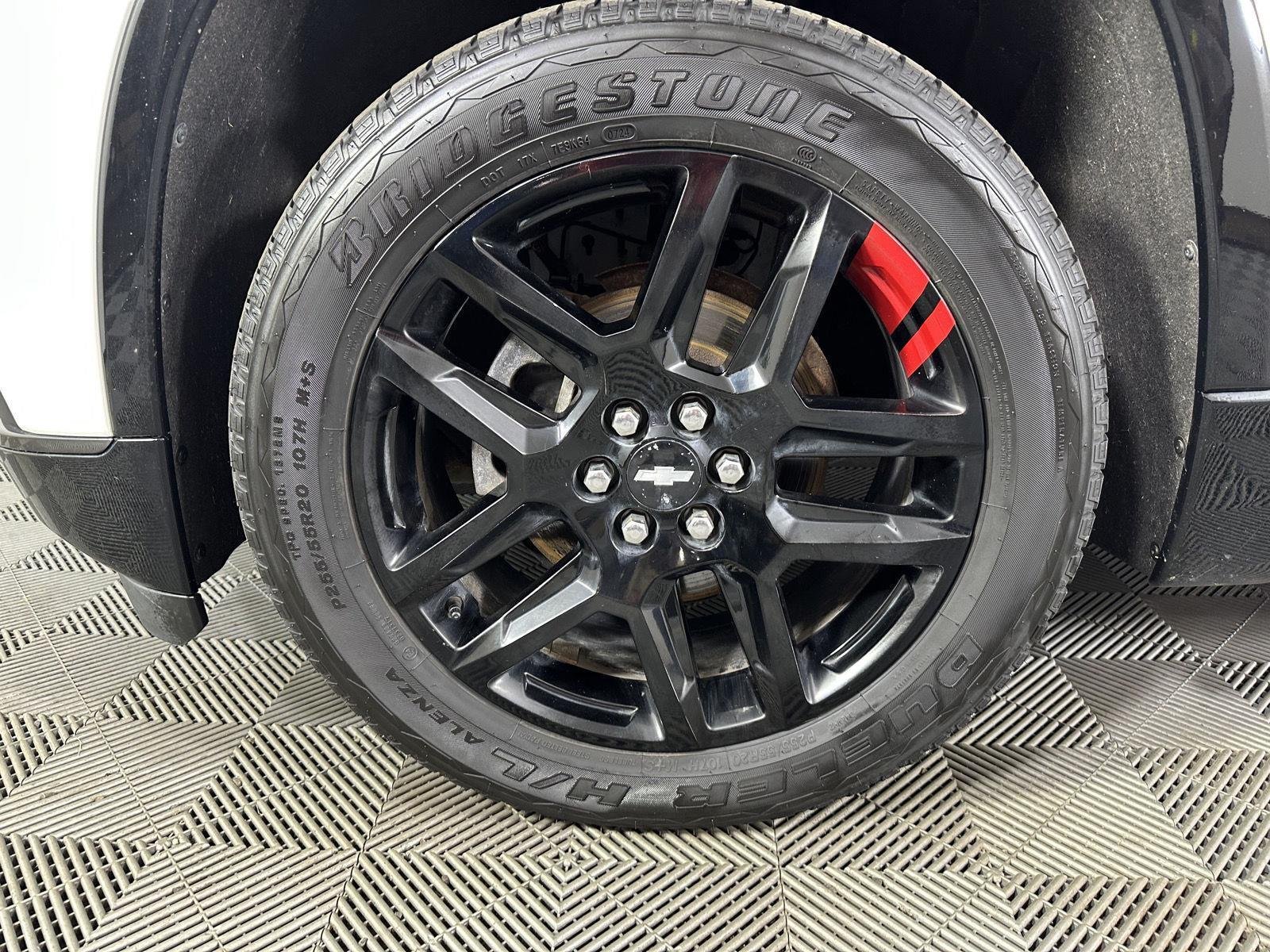 Used 2018 Iridescent Pearl Tricoat Chevrolet Premier image 20