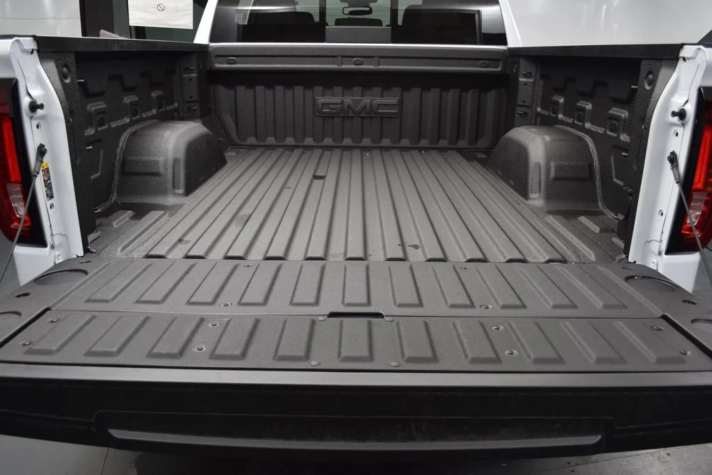 2026 GMC Sierra 1500 SLT - Photo 18