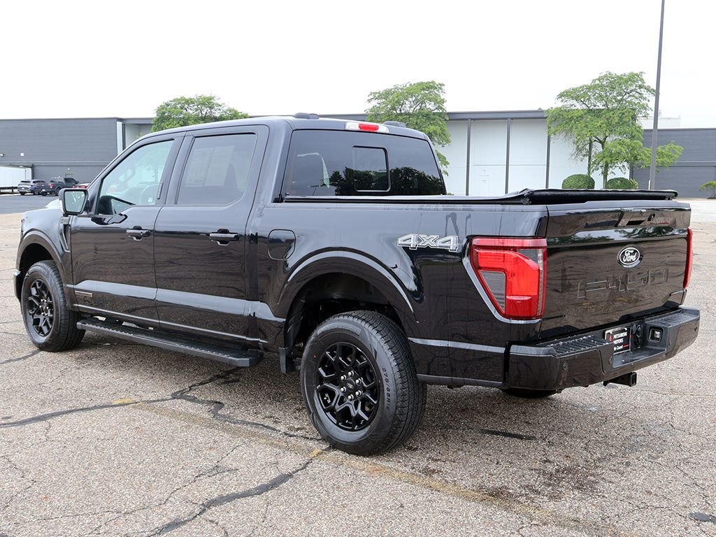Used 2024 Black Ford XLT image 10