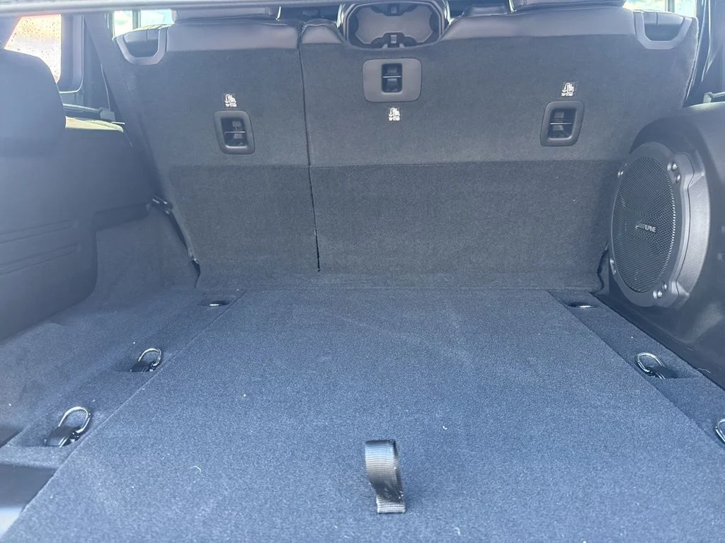 2025 Jeep Wrangler 4-Door Sahara - Photo 35