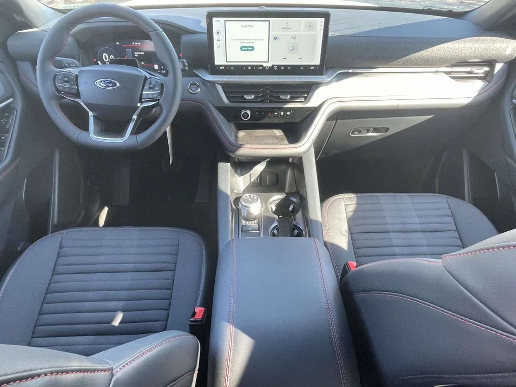 New 2026 Star White Metallic Tri-Coat Ford ST-Line image 11