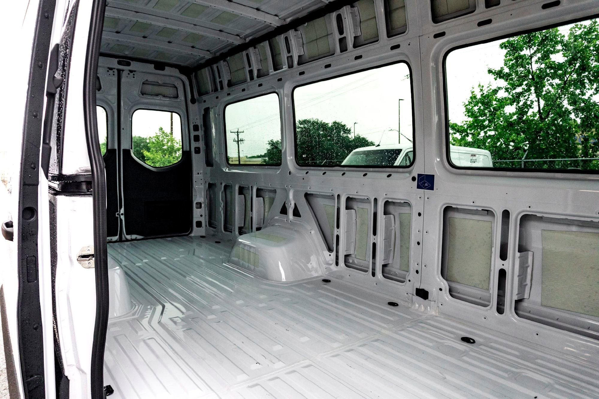 New 2026 Arctic White Mercedes-Benz Cargo 170 WB image 40