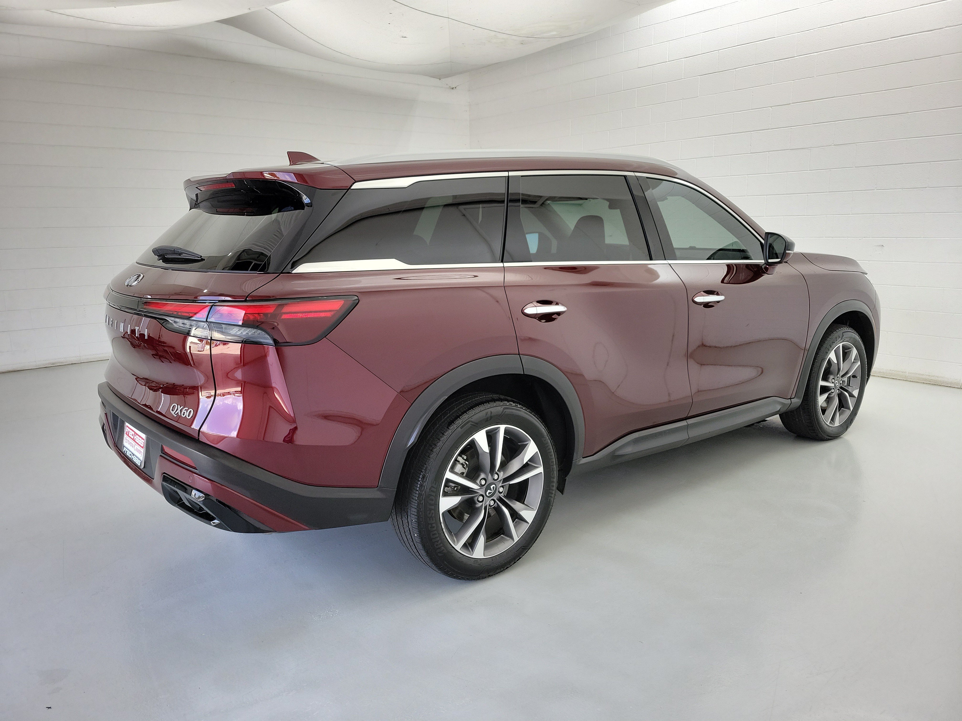 Used 2023 Deep Bordeaux INFINITI LUXE image 5