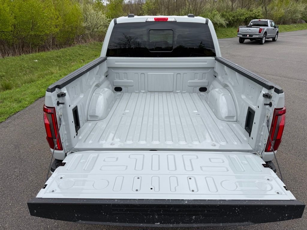 New 2026 Avalanche Ford Lariat® image 25