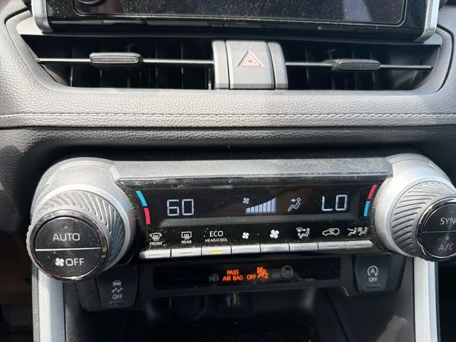 Used 2023  Toyota XLE image 21