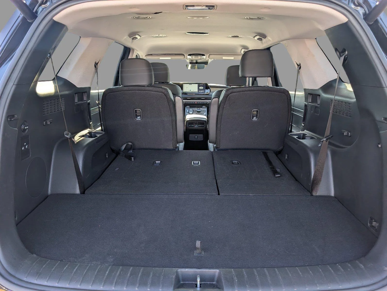 Used 2025 Abyss Black Pearl Hyundai SEL image 5