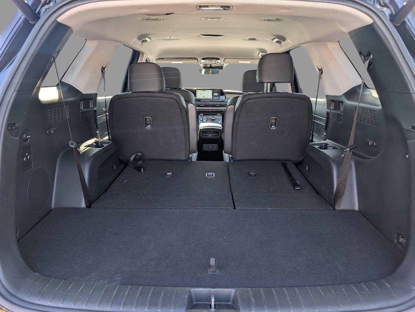 Used 2025 Abyss Black Pearl Hyundai SEL image 5