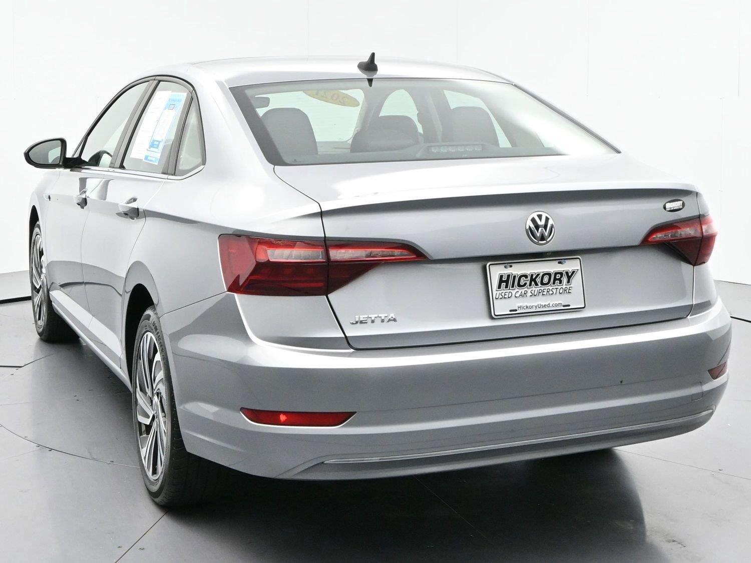 Used 2021 Pyrite Silver Metallic Volkswagen SEL image 6