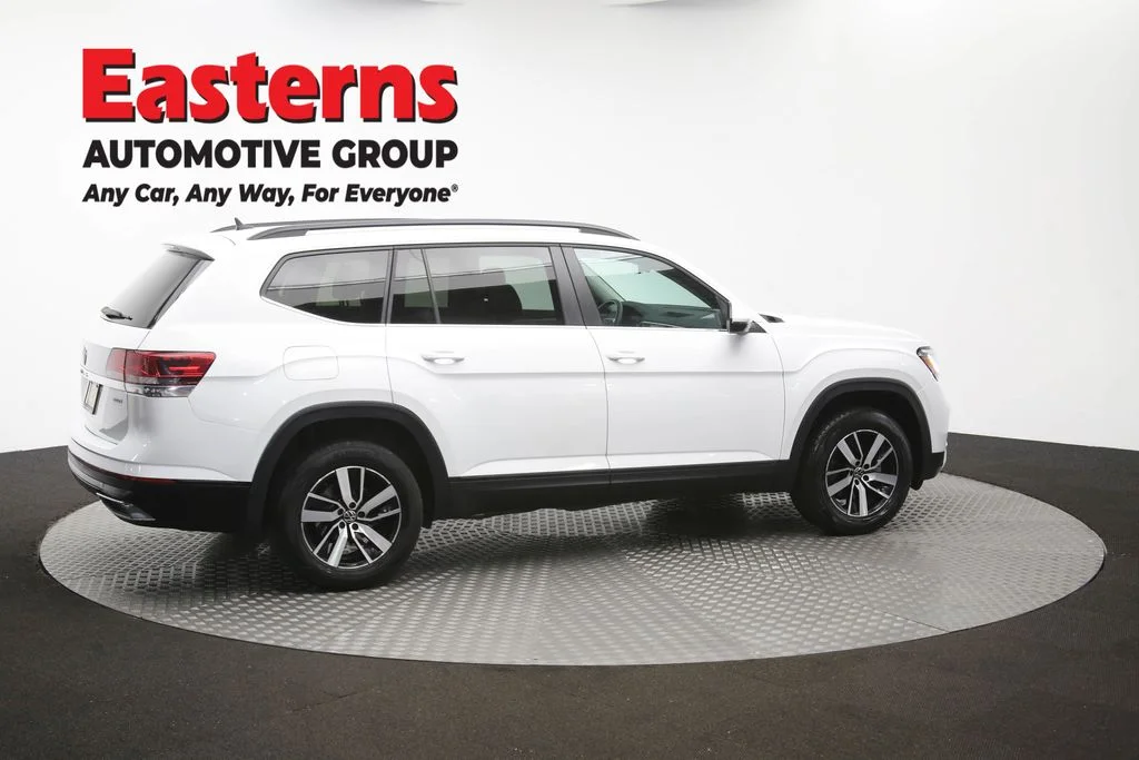 Used 2022 White Volkswagen 2.0T SE image 43