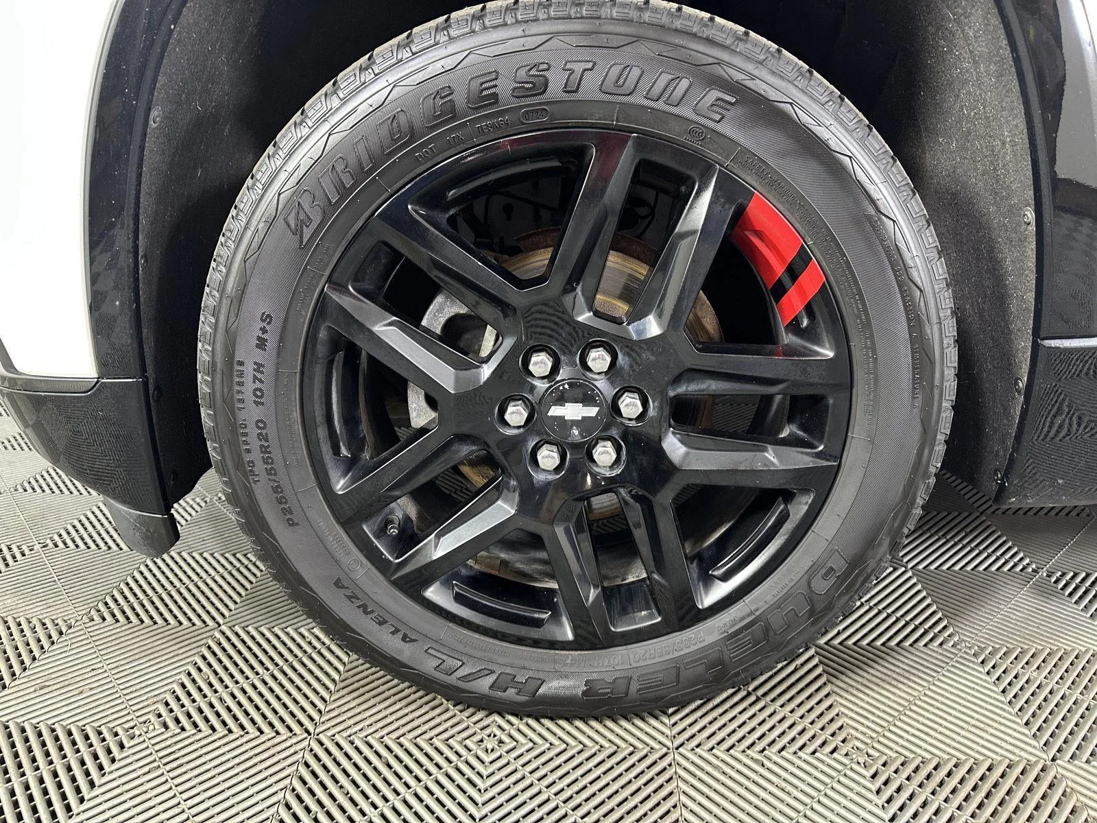 Used 2018 Iridescent Pearl Tricoat Chevrolet Premier image 20