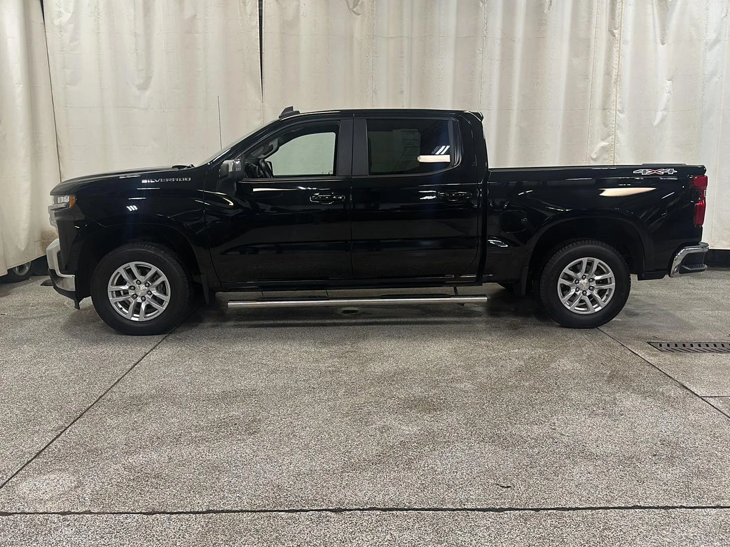 Certified 2020 Chevrolet Silverado 1500 LT with VIN 3GCUYDED2LG258744 for sale in Waconia, Minnesota