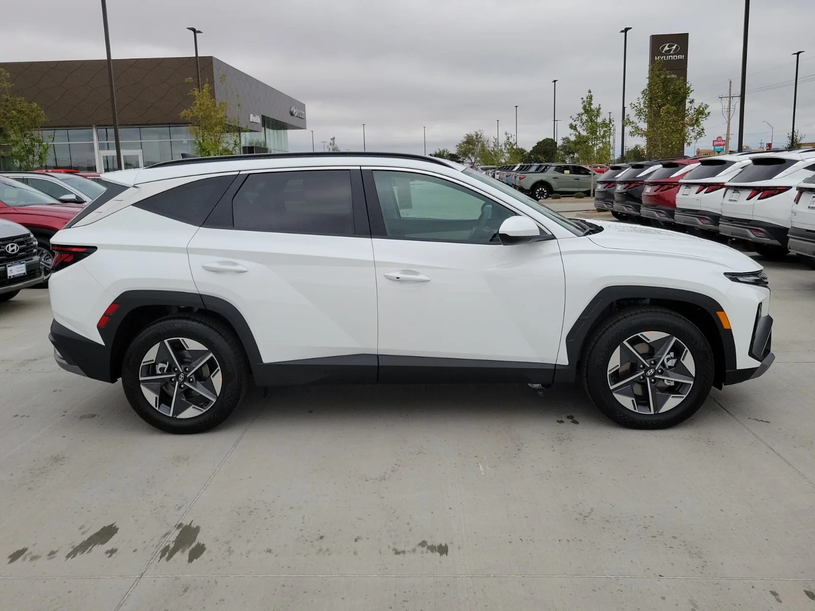 New 2026 Serenity White Hyundai SEL 4dr Front-Wheel Drive image 5