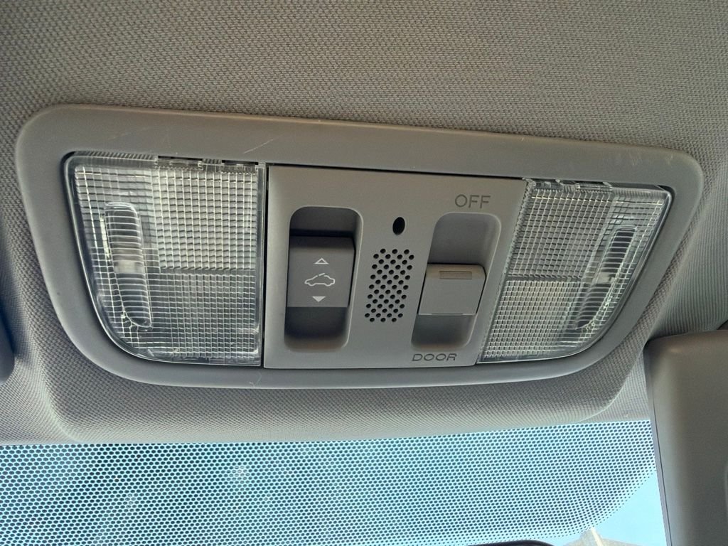 Used 2009  Honda EX image 19
