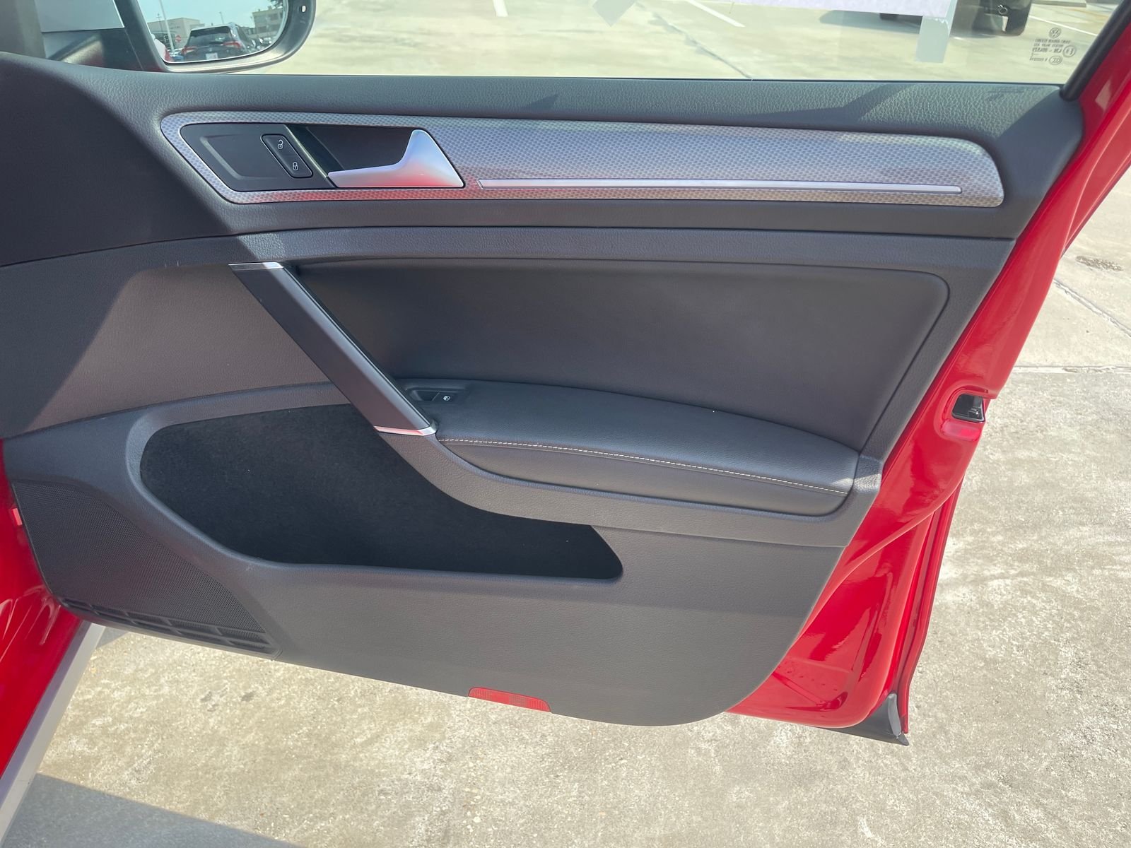 Used 2017 Red Volkswagen TSI SEL image 18