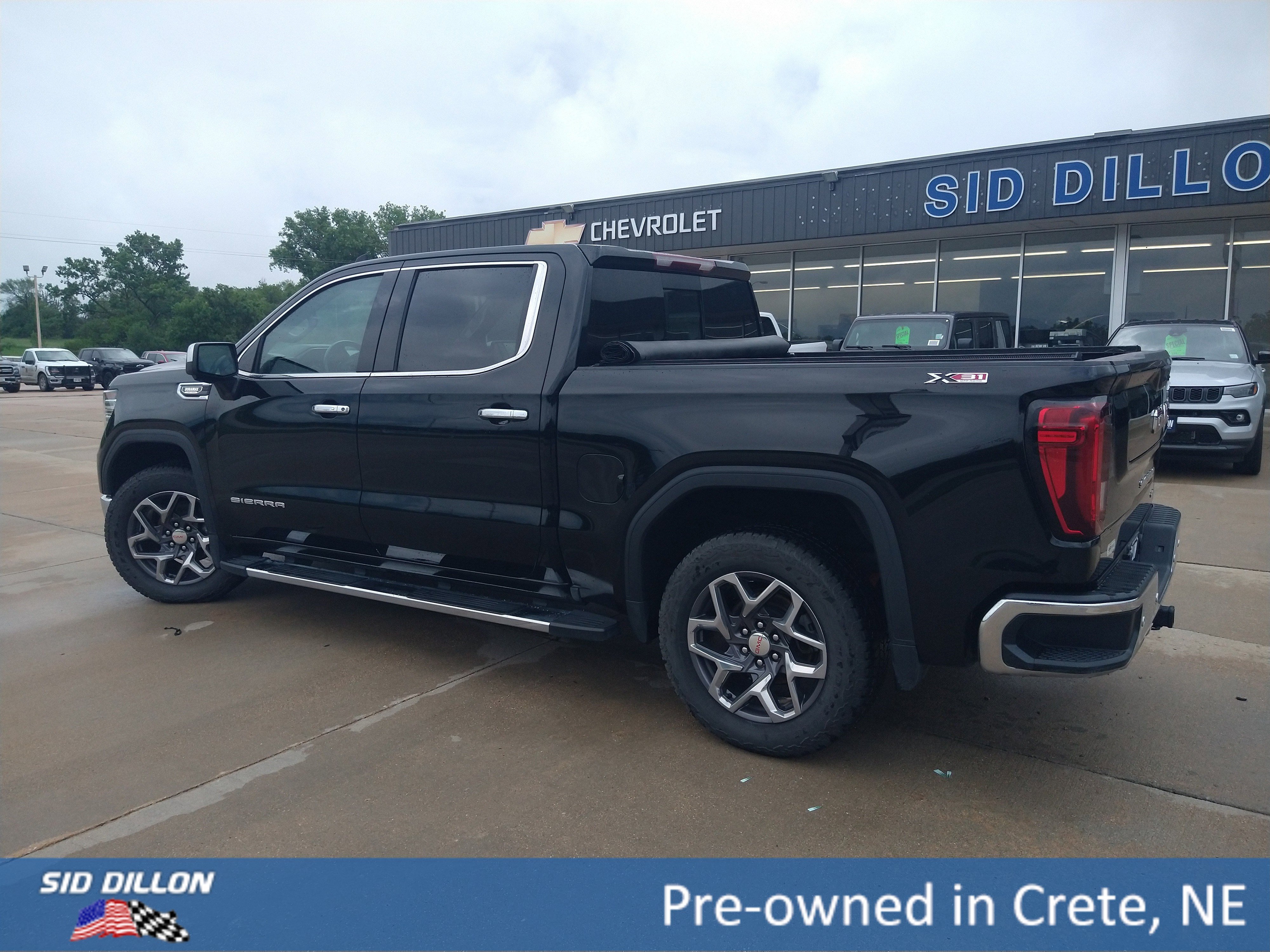Used 2022 Onyx Black GMC SLT image 19