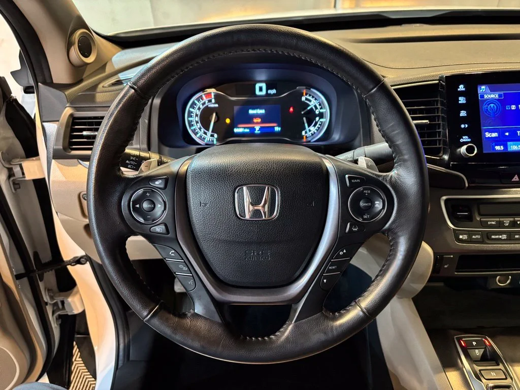 Certified Used 2023 Platinum White Pearl Honda AWD RTL image 11