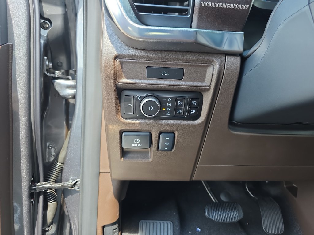New 2026 Carbonized Gray Metallic Ford King Ranch® image 22