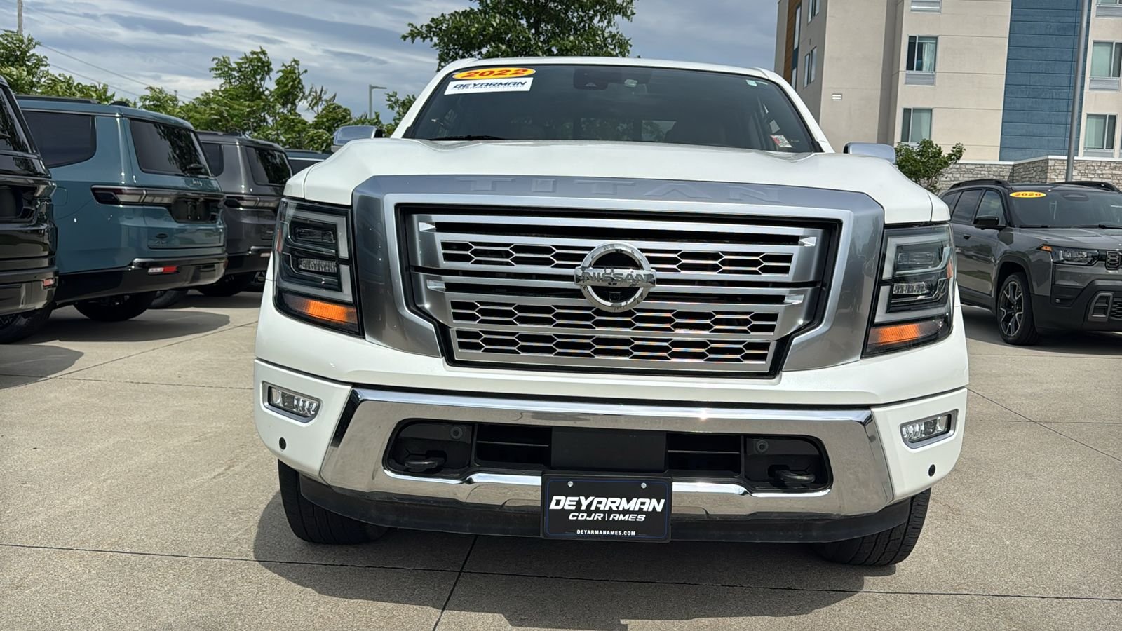 Used 2022 White Nissan Platinum Reserve image 5