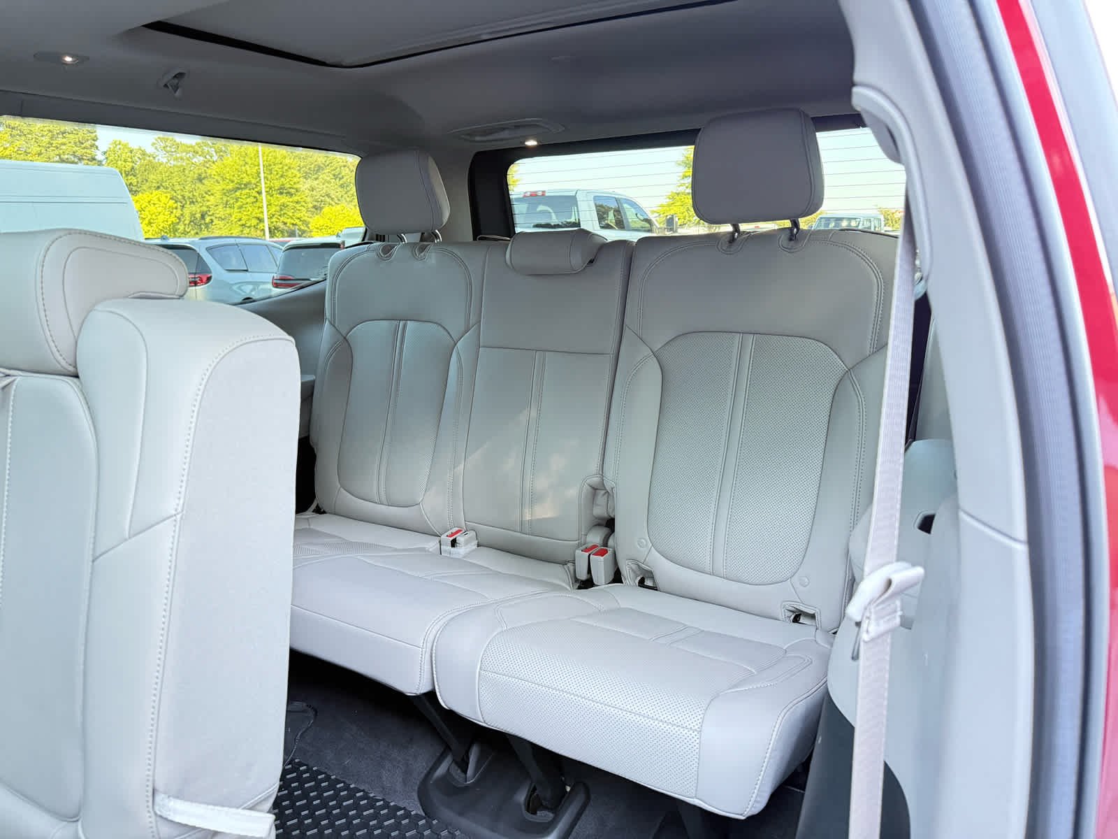 Used 2022 Velvet Red Pearlcoat Jeep Series II image 28