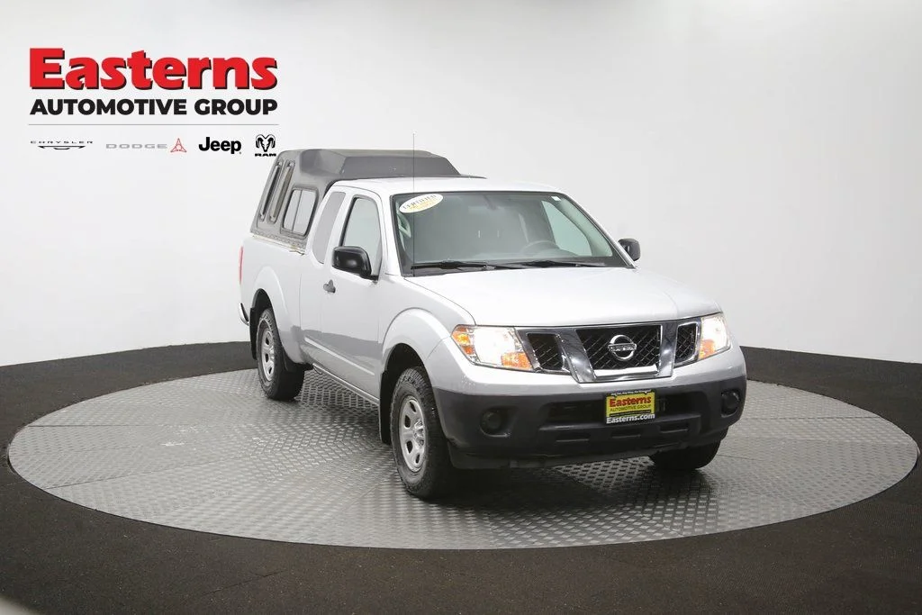 Used 2019 Silver Nissan S image 52