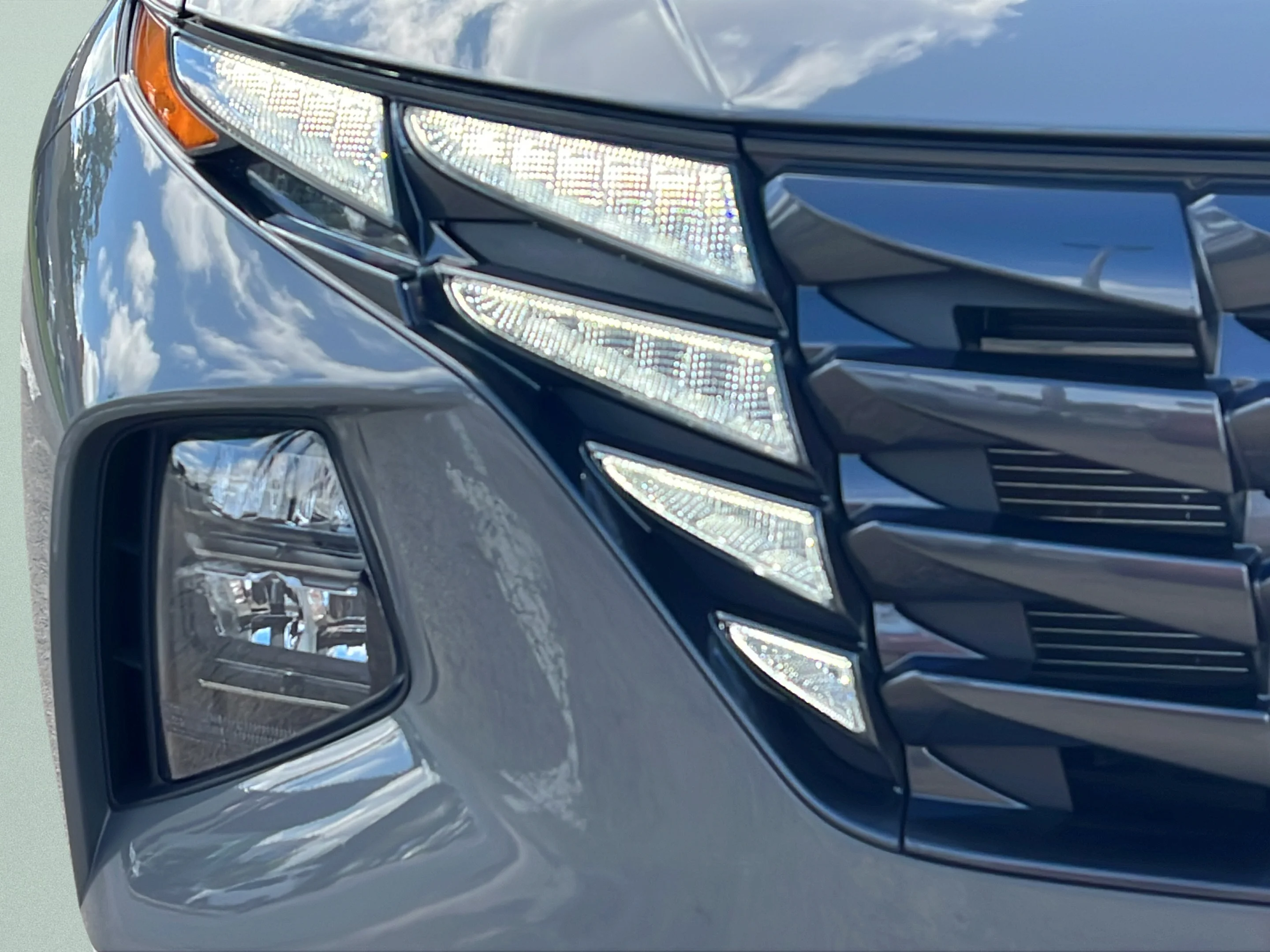 Used 2024 Hampton Gray Hyundai SEL image 9