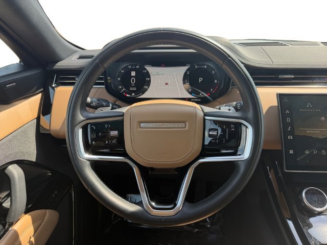 Used 2023 Green Land Rover SE image 13