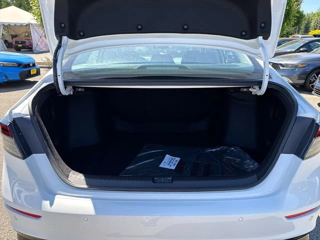 New 2026 Platinum White Pearl Honda Touring image 13