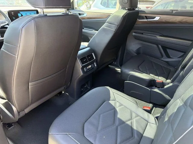 New 2026 White/off-white Volkswagen 2.0T SE w/Technology image 9