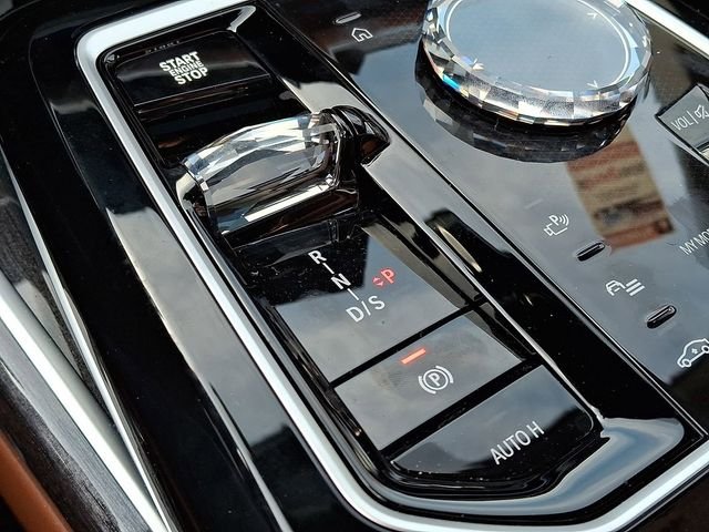 2026 BMW 7 Series 750e - Photo 13