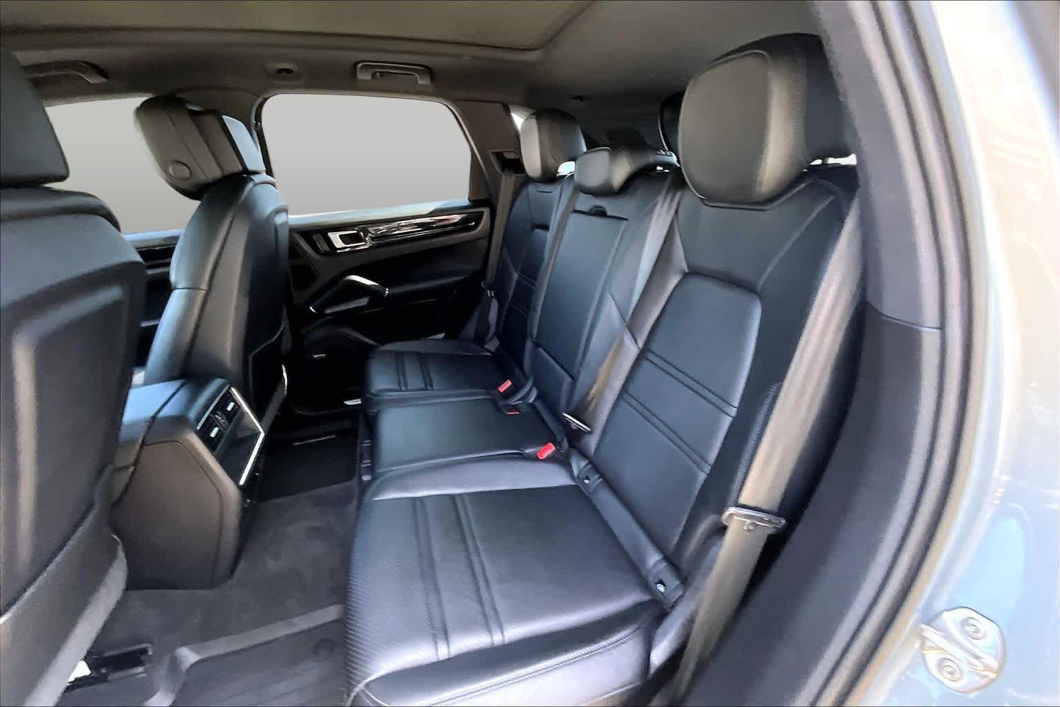 Used 2023  Porsche  image 21