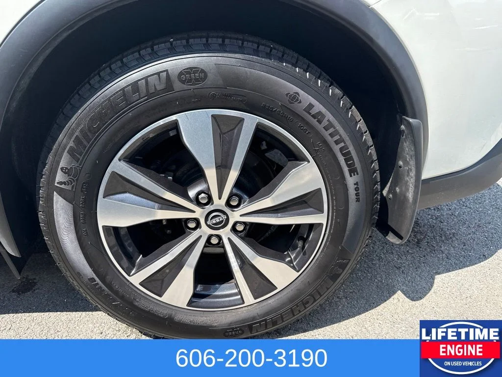 Used 2024 White Nissan SV image 10