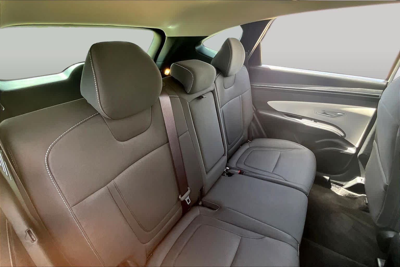 Used 2024 Hampton Gray Hyundai SE image 18