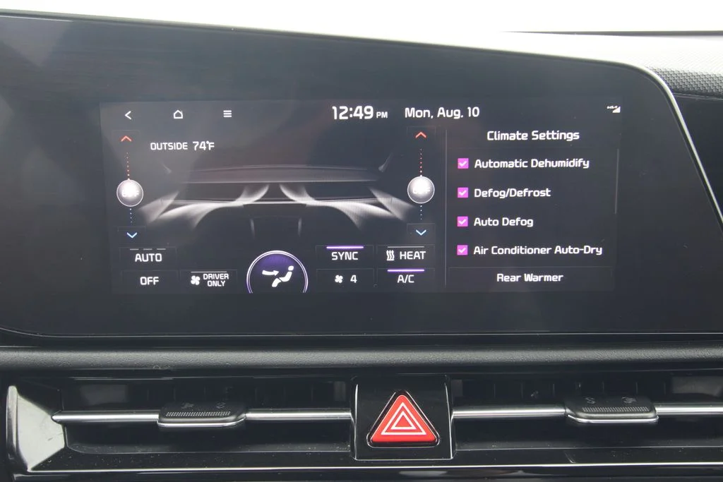 Used 2023 Black Kia Wind image 33