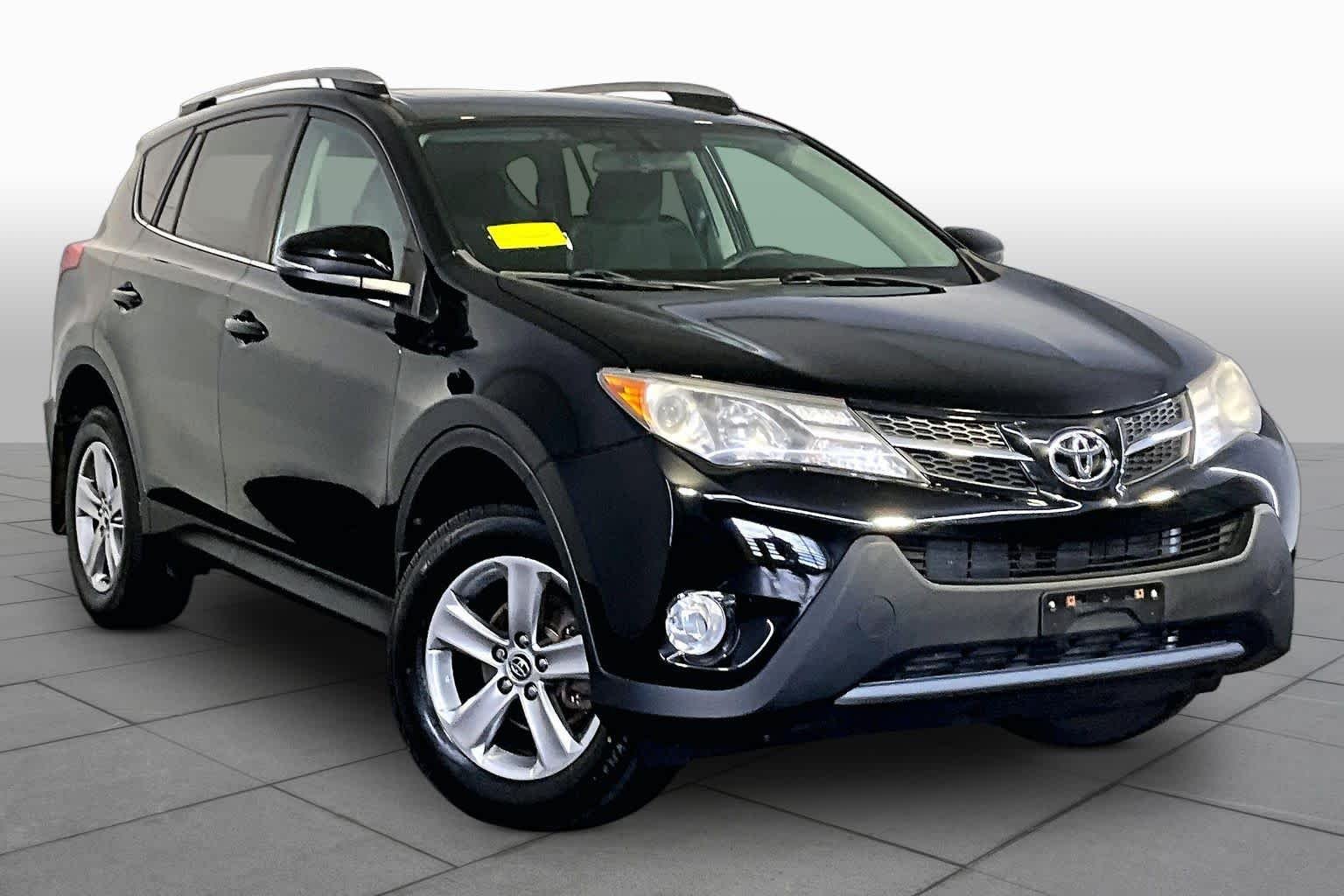 Used 2015 Toyota RAV4 XLE with VIN 2T3RFREVXFW343272 for sale in Westwood, MA