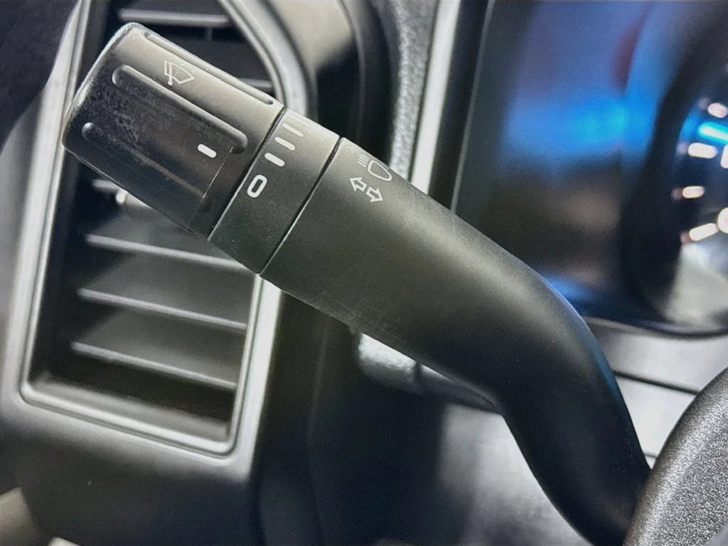 Used 2019 White Ford XL image 12
