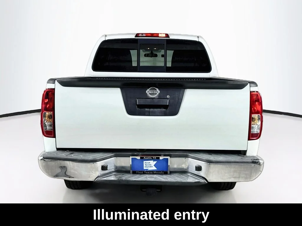 Used 2014 Glacier White Nissan SV image 6