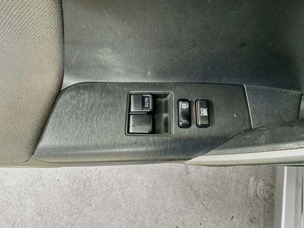 Used 2014 Classic Silver Metallic Scion Base image 20