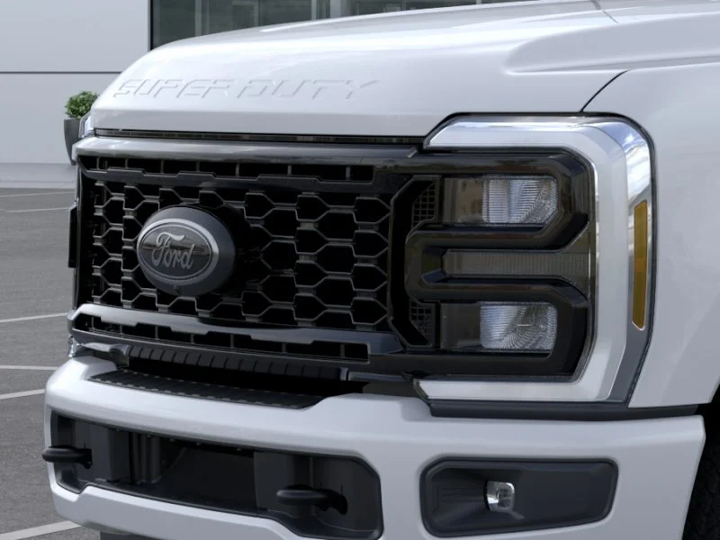 New 2026 Oxford White Ford XLT image 40