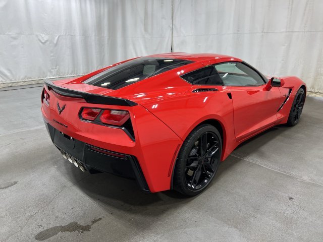 Used 2016 Red Chevrolet Stingray image 3
