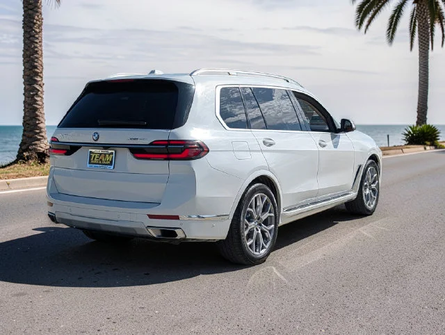 Used 2026 White BMW xDrive40i image 5