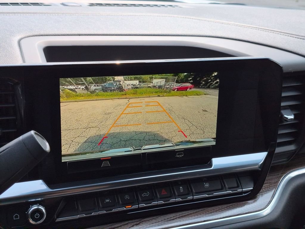 Used 2026 White GMC Elevation image 19