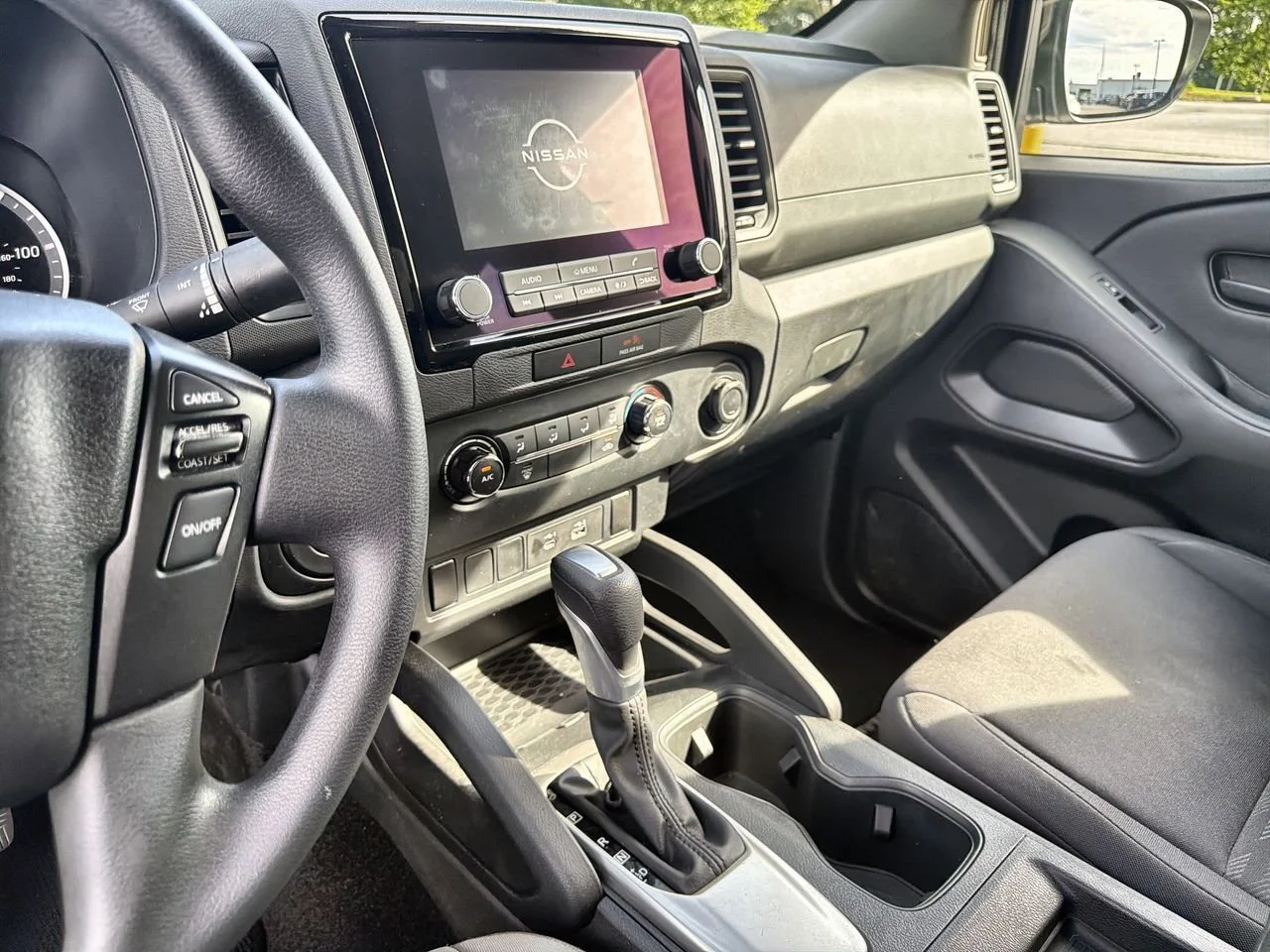 Used 2022 White Nissan King Cab S 4x2 image 11