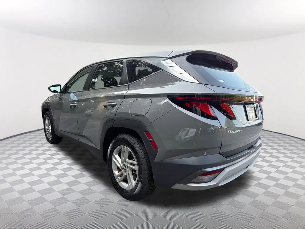 Used 2025 Gray Hyundai SE image 7