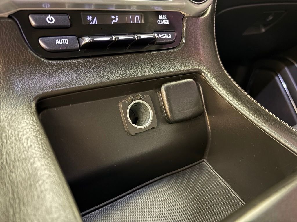 Used 2019 White GMC SLE image 32