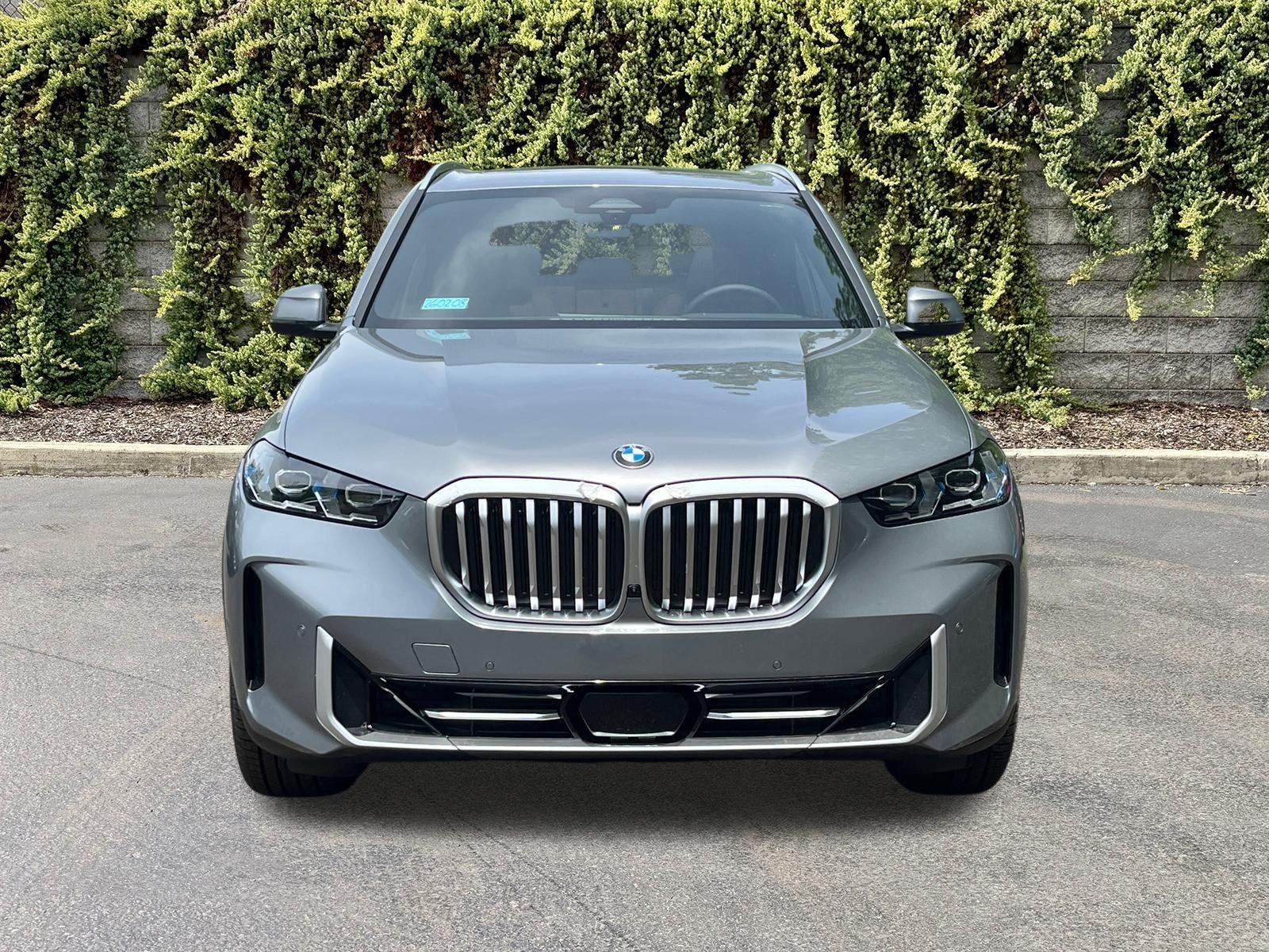 New 2026 Skyscraper Grey Metallic BMW xDrive40i image 6