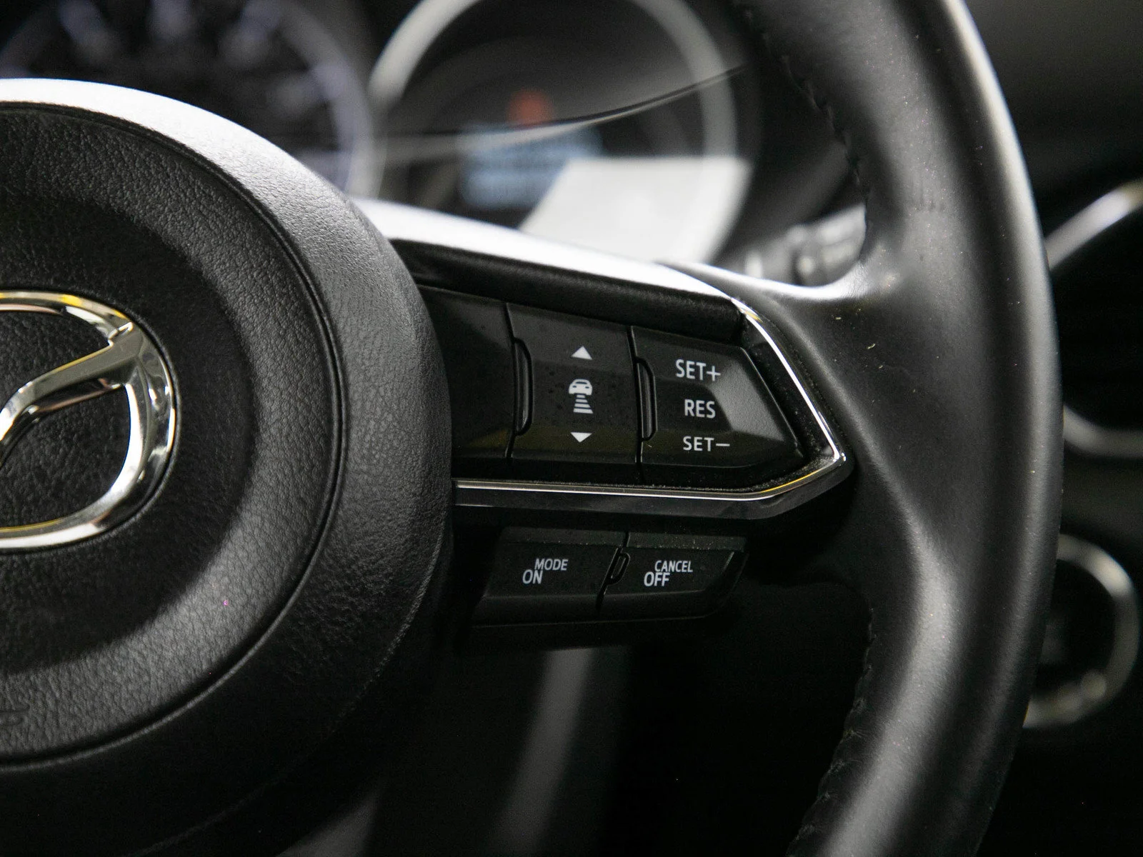 Used 2020 Snowflake White Pearl Mica Mazda Touring image 25