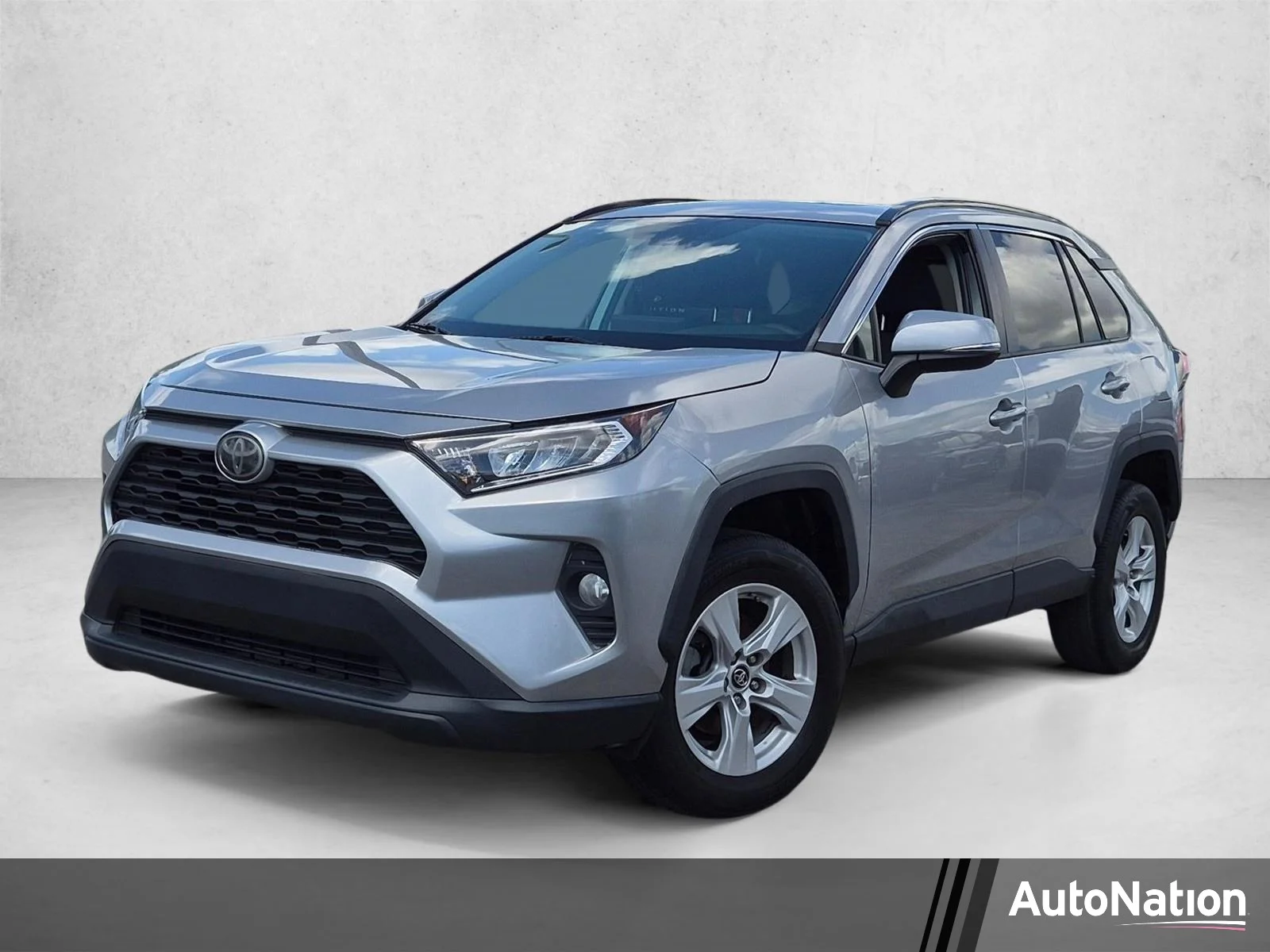 Used 2019 Silver Sky Metallic Toyota XLE image 1