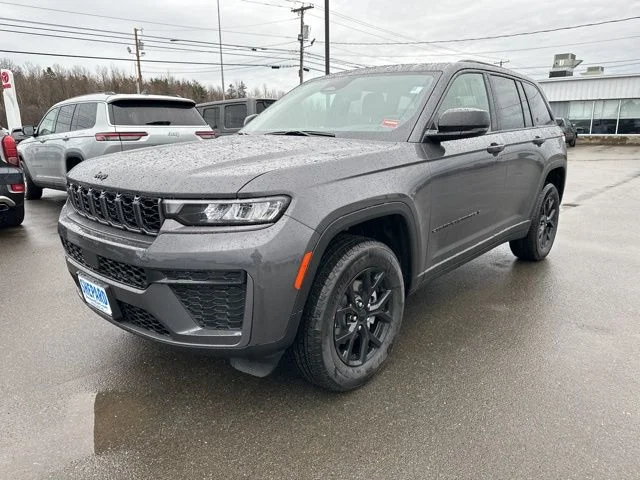 New 2026 Baltic Gray Metallic Clear-Coat Exterior Paint Jeep Laredo Altitude image 3